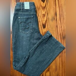 Chico’s Platinum Dark Wash Bootcut Jeans NWT– Size 0.5 (US 6)